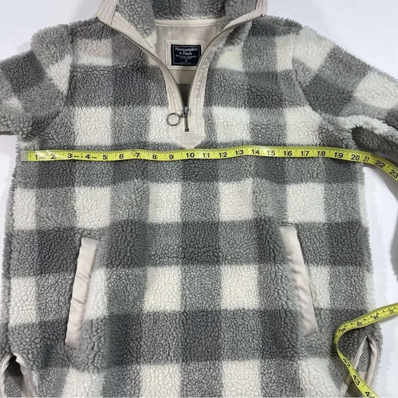 Abercrombie Buffalo Plaid Sherpa Sweatshirt Grey White - Picture 6 of 7